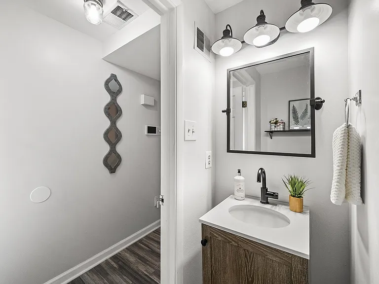 8607 Kenosha Ct — Photo 4