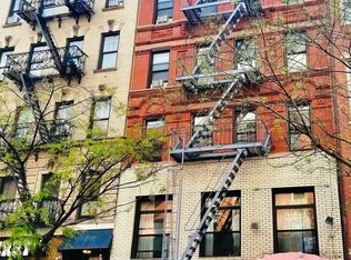 22 Saint Marks Pl, Staten Island, NY 10301