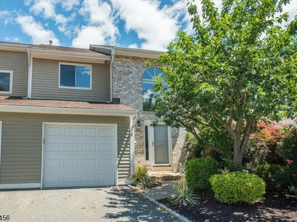 50 Castle Ridge Dr, East Hanover, NJ 07936