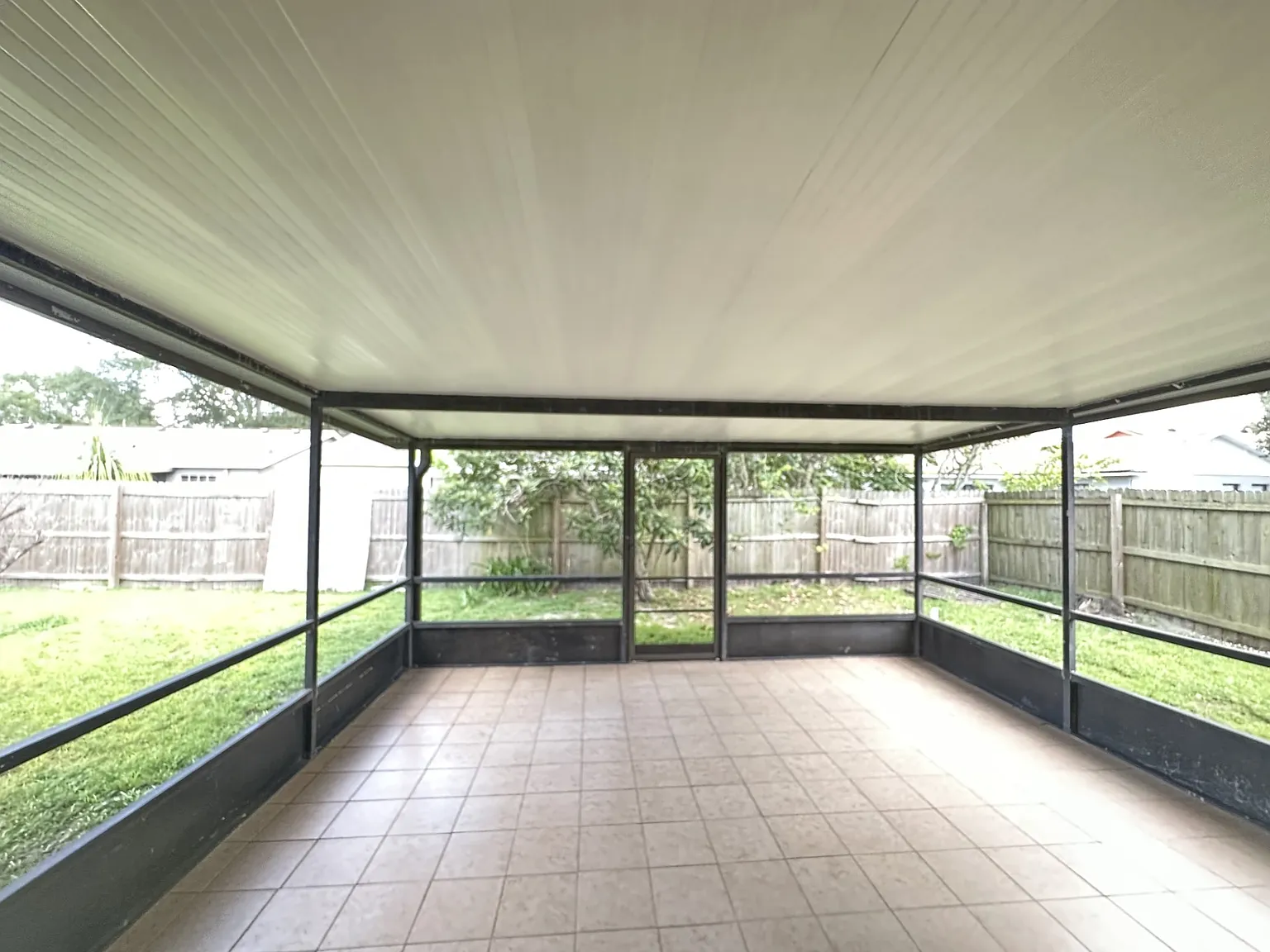 3 bed, 1488 sqft, $2,000 — Photo 2