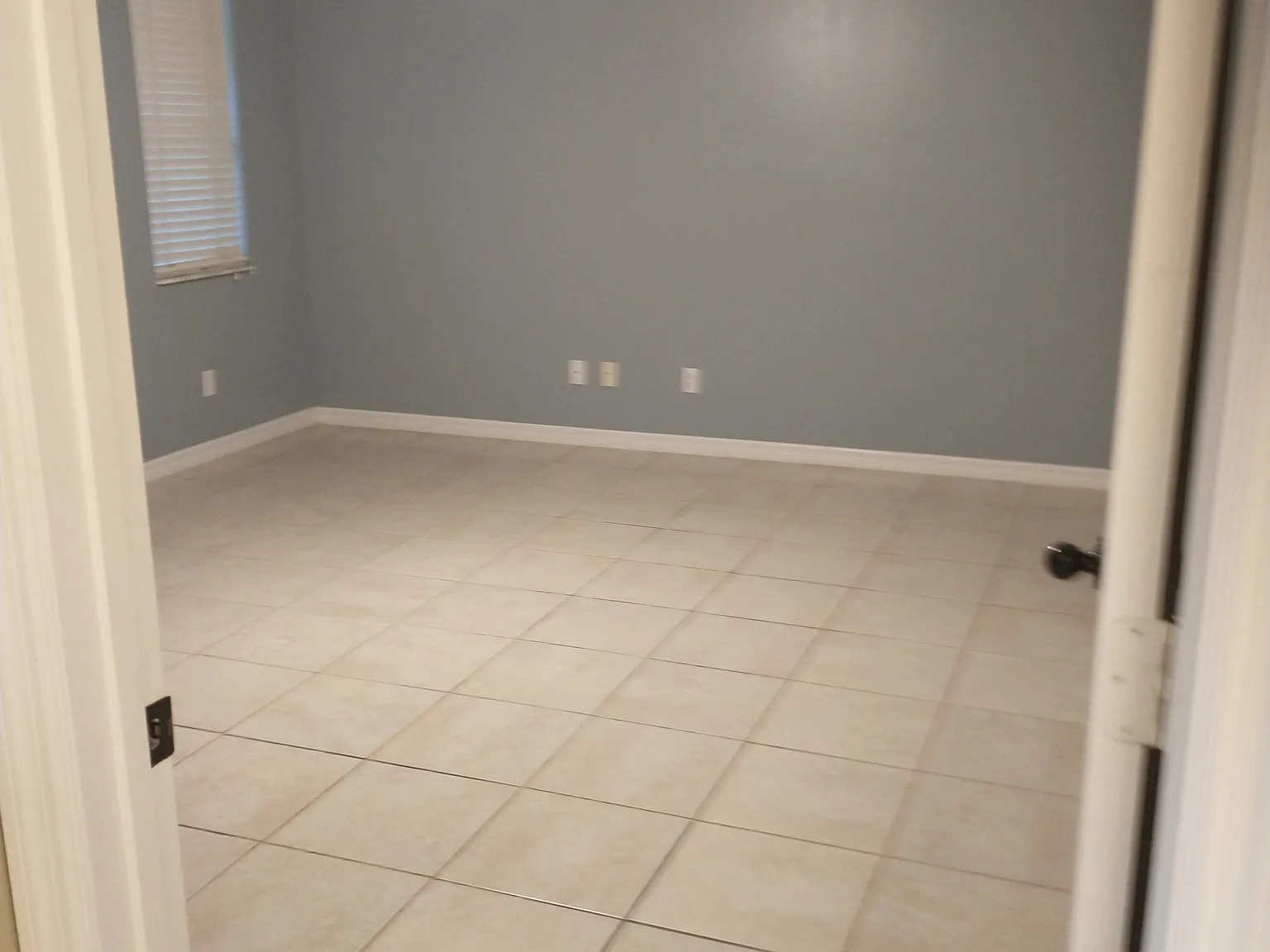 3 bed, 1342 sqft, $2,450 — Photo 2