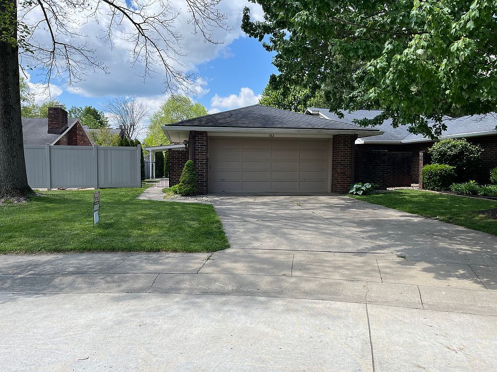 942 Shagbark Ct - Property Image