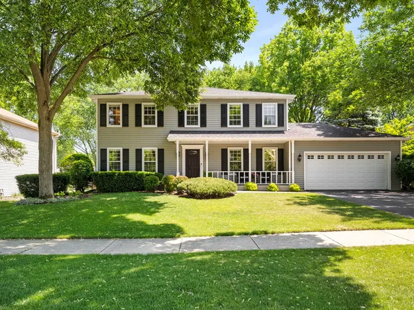 800 Thornapple Dr, Naperville, IL 60540