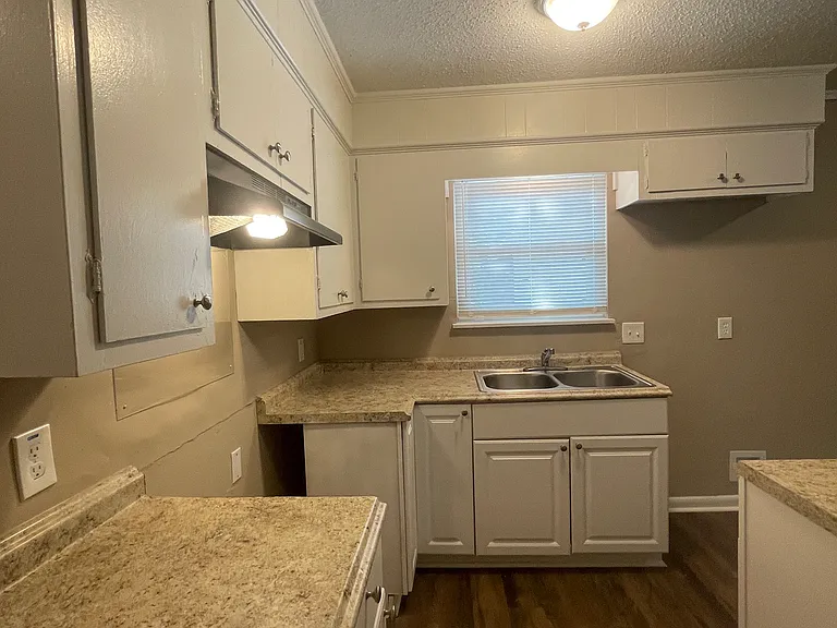 9114 Malabri Dr — Photo 10