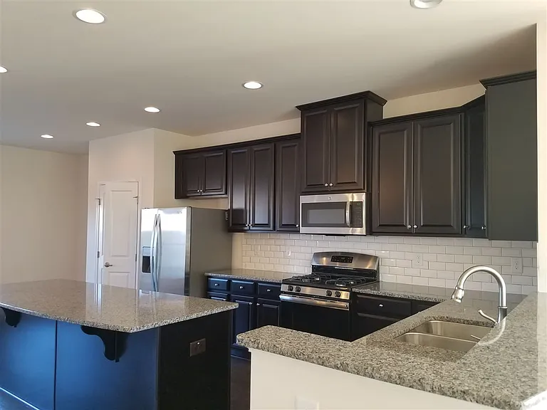 2114 Whitesmith Dr — Photo 3