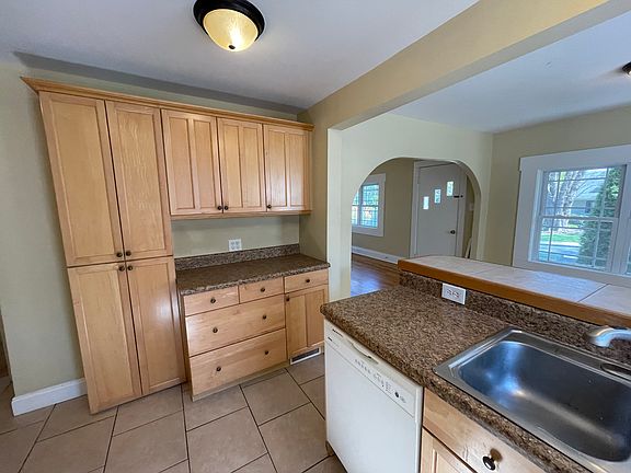 4th image of 255 Sulphur Springs Rd