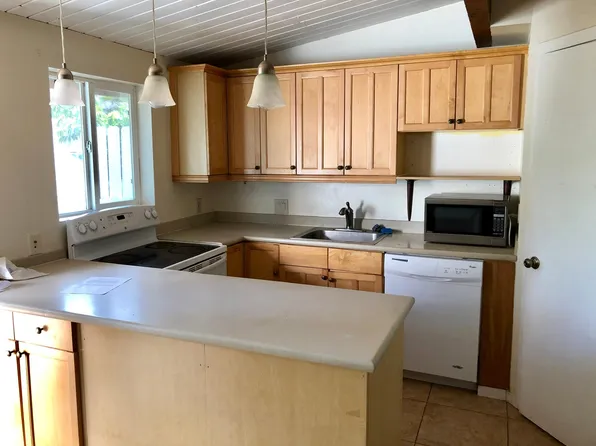 68-040 Au St APT B, Waialua, HI 96791