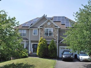 692 Skyline Dr, Lake Hopatcong, NJ 07849