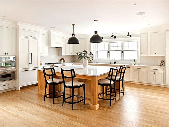 2nd image of 2 Abby Rd