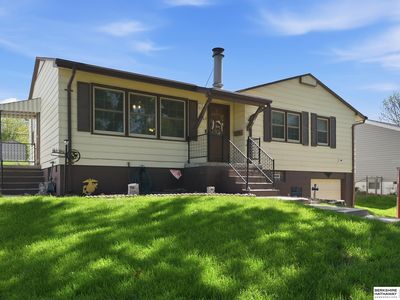 8902 Valley View Dr, La Vista, NE, 68128