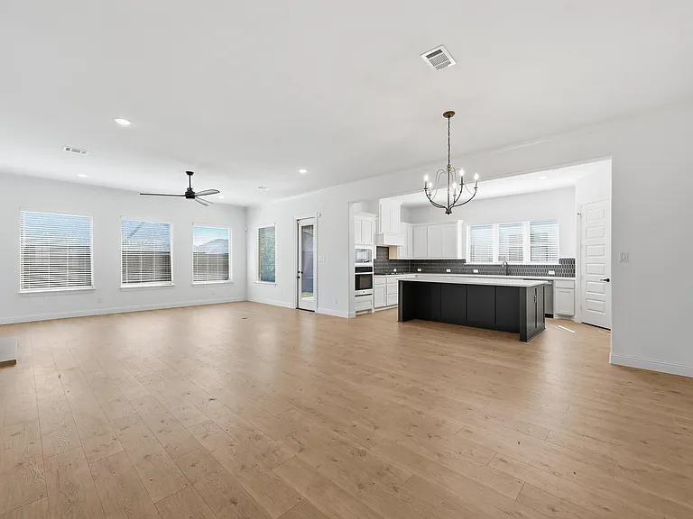 513 Fieldstone Ln — Photo 4