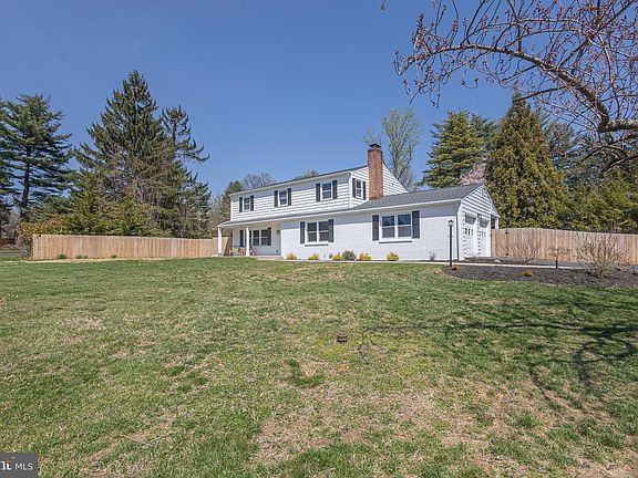 2nd image of 125 Bruce Rd