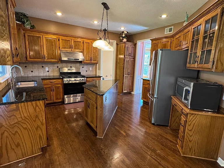 14804 Slater St — Photo 10