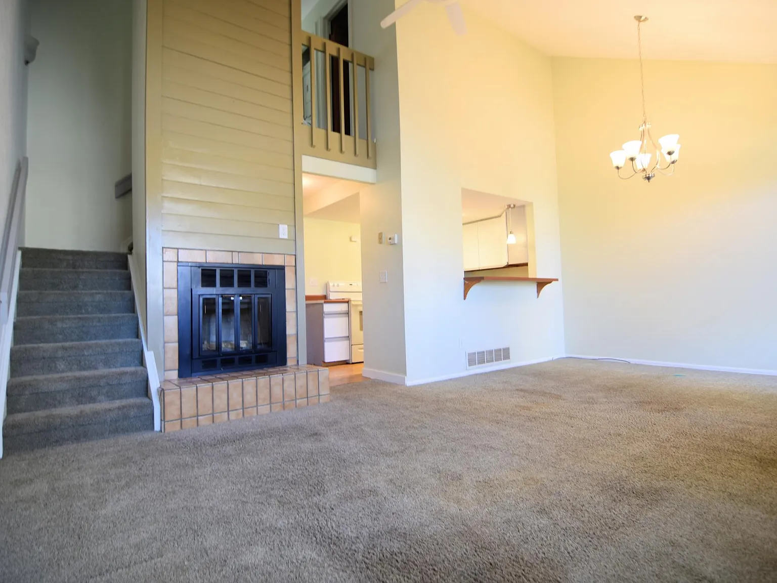 281 S Taft Court — Photo 2