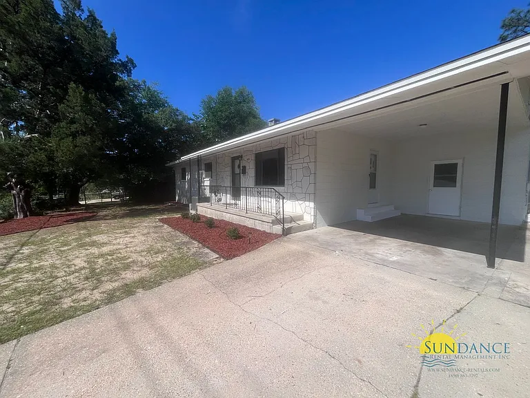 475 Andrew Dr — Photo 17