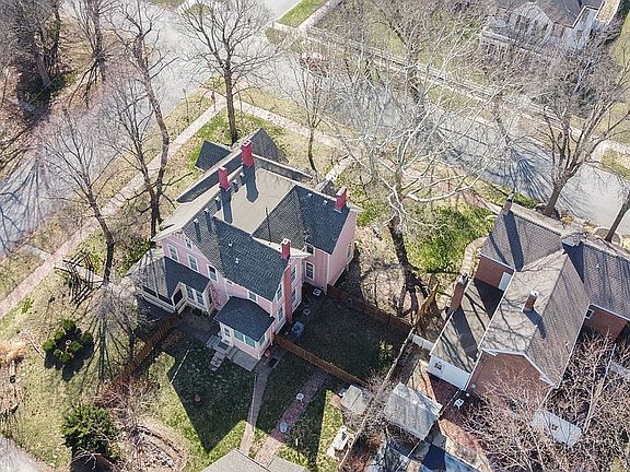 4th image of 1037 3rd Ave