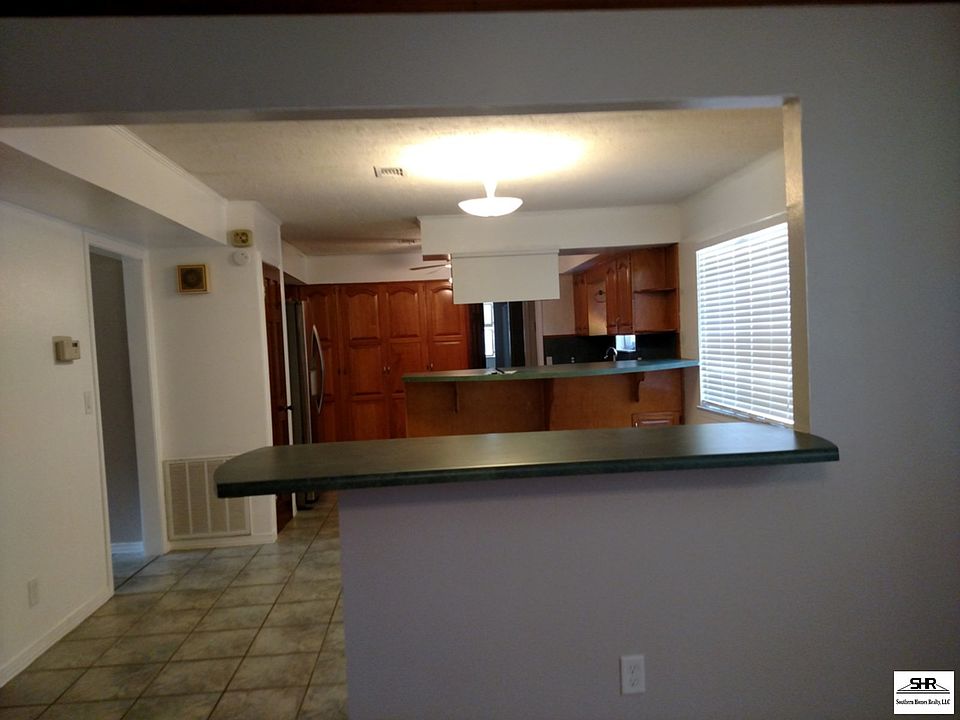 2nd image of 6458 Oakcrest Rd