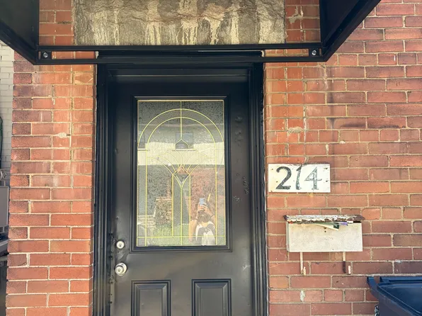 214 Earlscourt Ave, Toronto, ON M6E 4B1