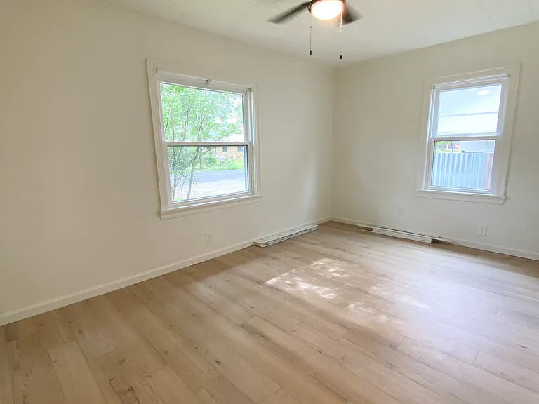 206 Mary St — Photo 9