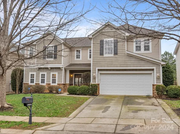 6824 Evanton Loch Rd, Charlotte, NC 28278