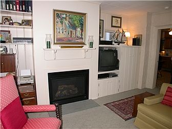 Family Room w/ Gas Fireplace