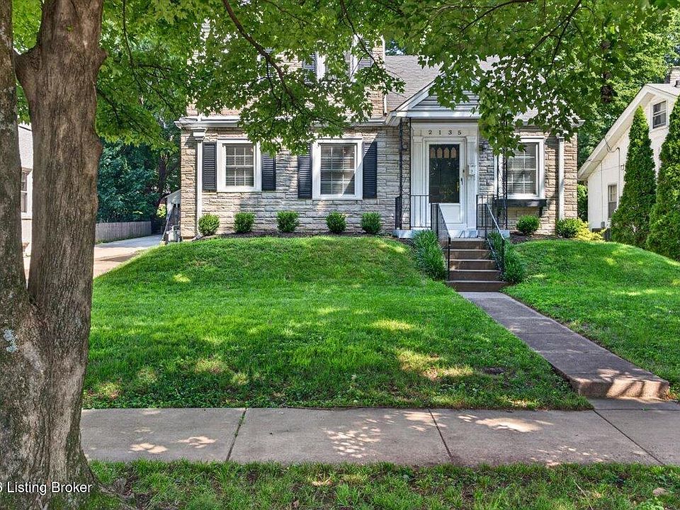 1st image of 2135 Gladstone Ave