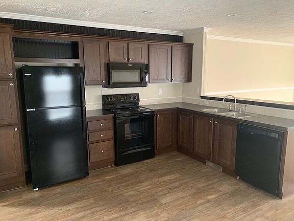 3rd image of 1005 Laura Lee Ct