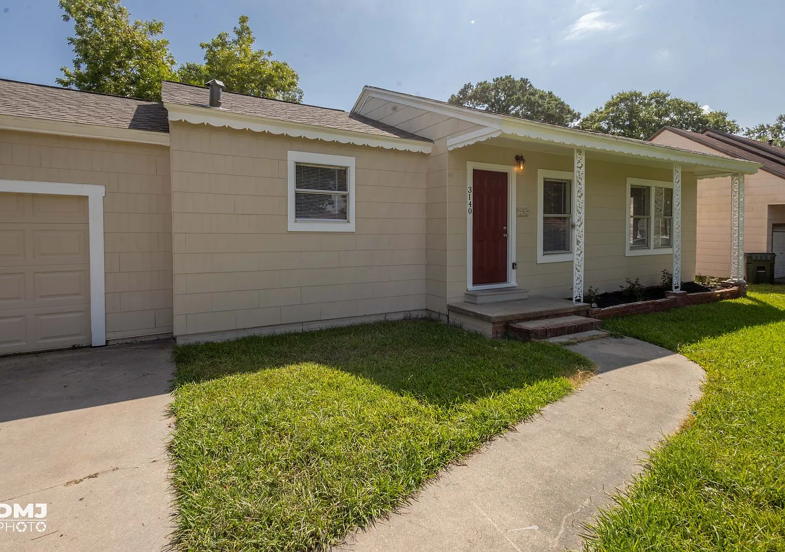 Move in Ready and pricced to GO!! 3 Bed / 2 Bath in 77619! — Photo 1