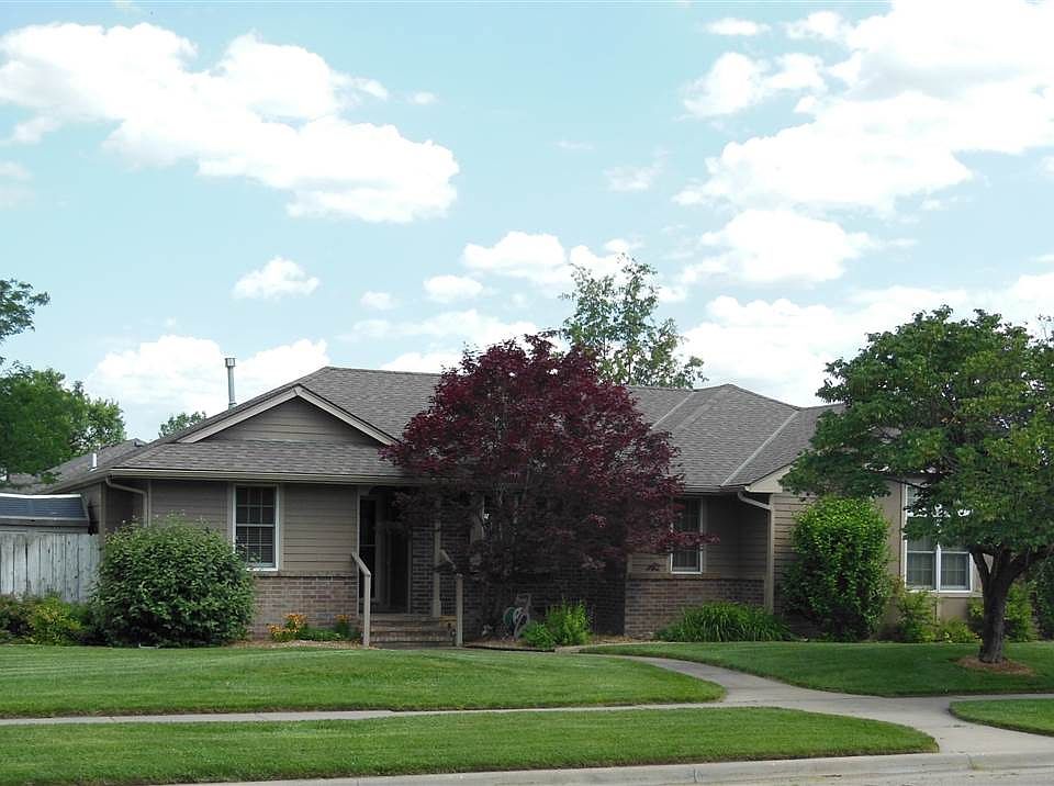 1st image of 306 N Lakeside Dr