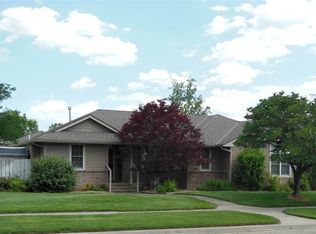 306 N Lakeside Dr, Andover, KS 67002