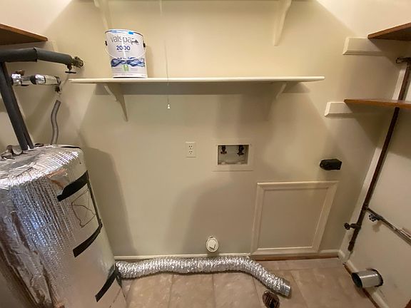 5th image of 100 Forest Park Dr APT B