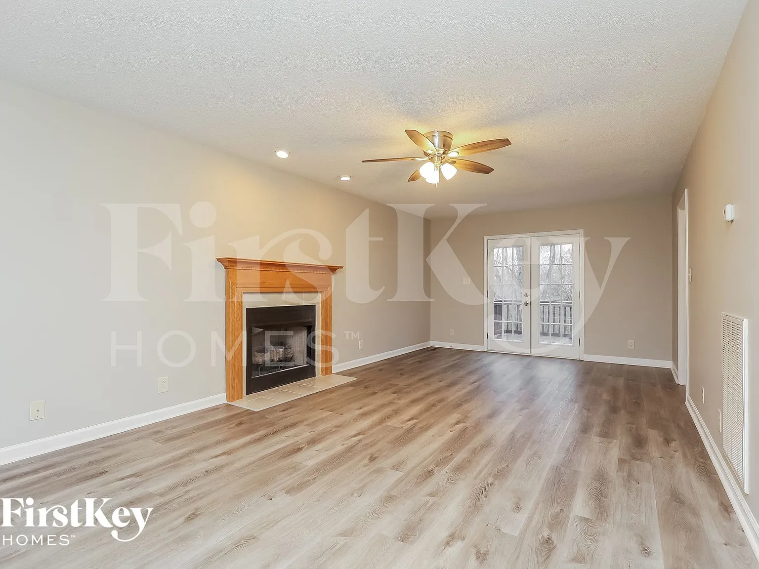 3 bed, 2.5 bath, 1790 sqft, $1,850 — Photo 2