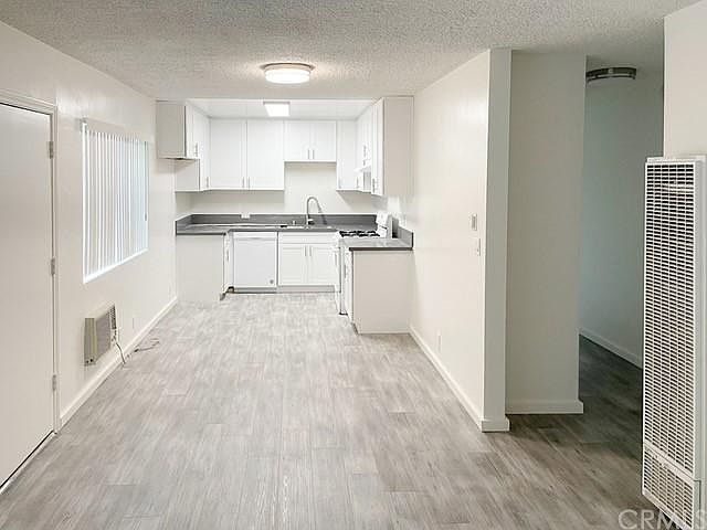 1st image of 1908 Gardena Ave APT 8