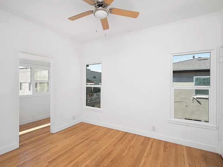 4528 Saint Elmo Dr — Photo 15