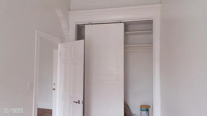 Rented by SLR REAL ESTATE | media 23