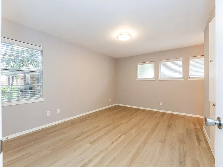 1505 McDonald Dr — Photo 16