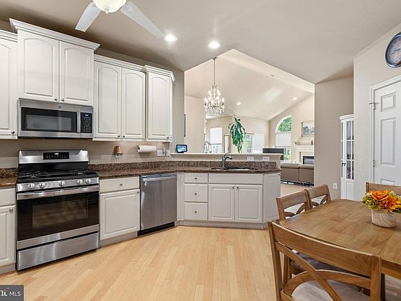 4th image of 386 Shady Brook Dr #162