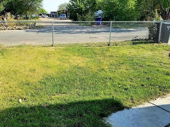 4th image of 827 Aspen Cir