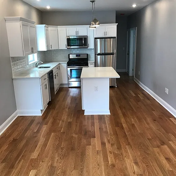 10 Henry St #1 — Photo 2