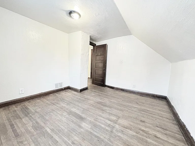 452 E Park St — Photo 14