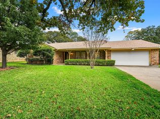 7262 Merry Lane Ct, Fort Worth, TX 76112