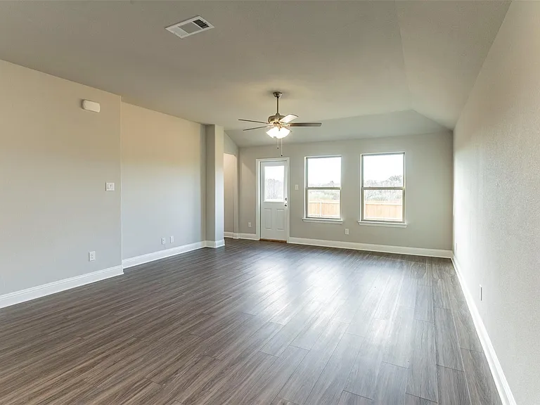 6412 Rienzi Dr — Photo 4