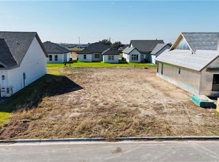 911 Magnolia St, Mission, TX 78573