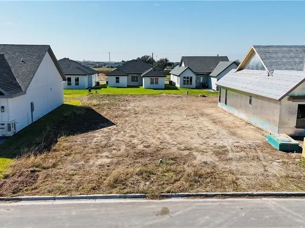 911 Magnolia St, Mission, TX 78573