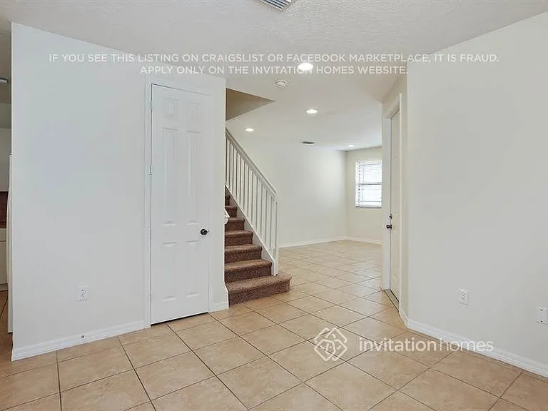 666 NE 35th Ave — Photo 6