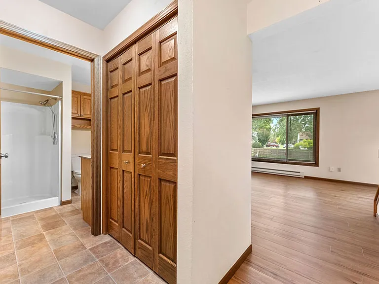 20 E Waukau Ave #1 — Photo 18