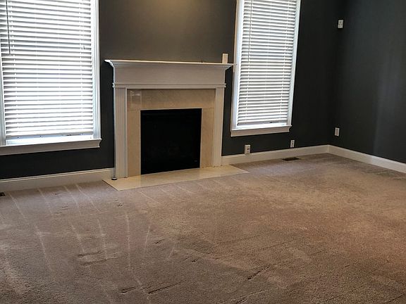 2nd image of 104 Lexington Vlg