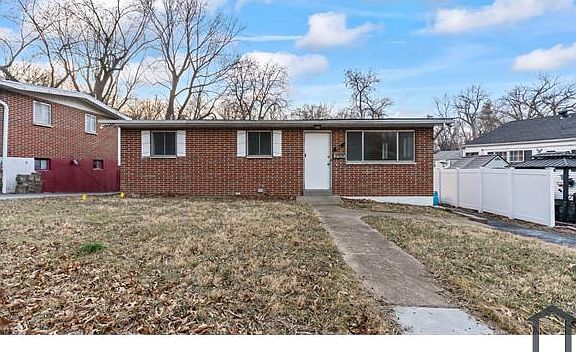 2nd image of 801 Thomas Ave