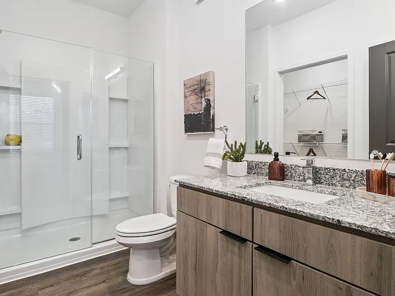 The Liliana Apartment Homes — Photo 38