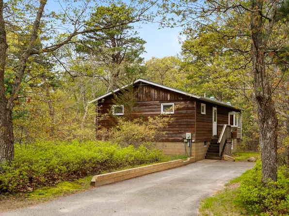 68 Shawanue Ave, Oak Bluffs, MA 02557